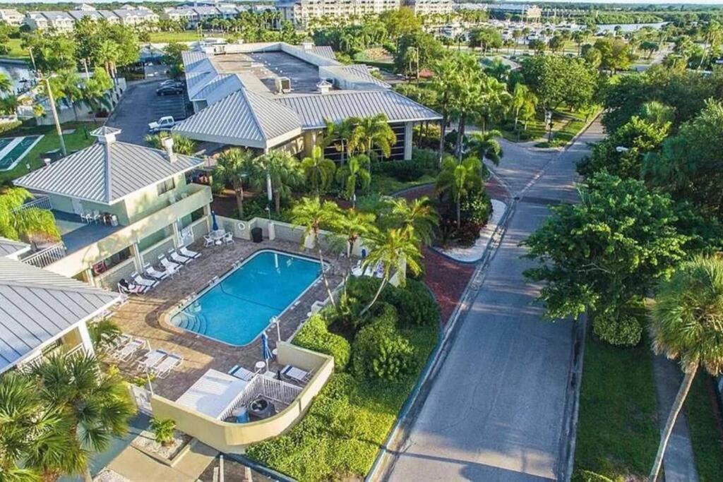 Bay View, Studio206, Beach Steps Away! Pool+Wifi Ruskin Exterior photo