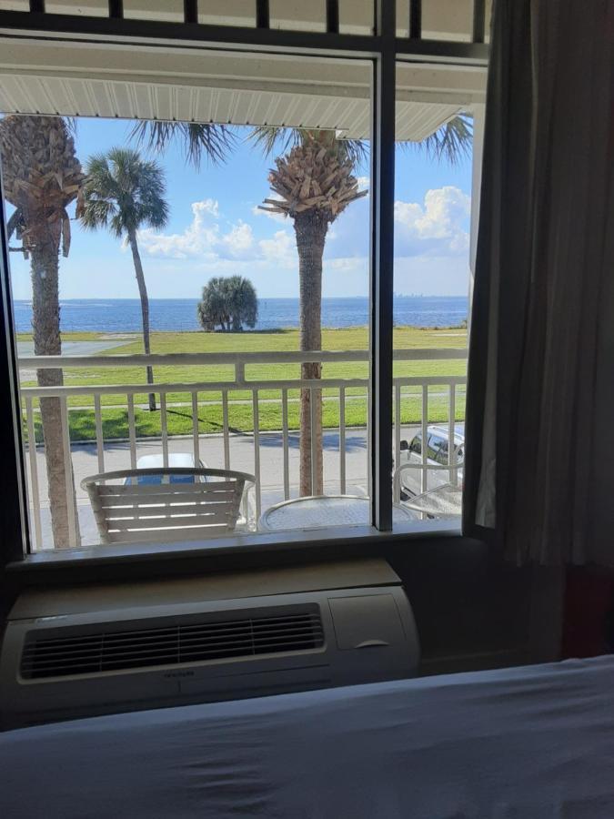Bay View, Studio206, Beach Steps Away! Pool+Wifi Ruskin Exterior photo