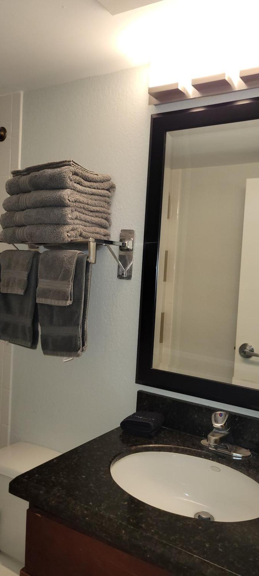Bay View, Studio206, Beach Steps Away! Pool+Wifi Ruskin Exterior photo